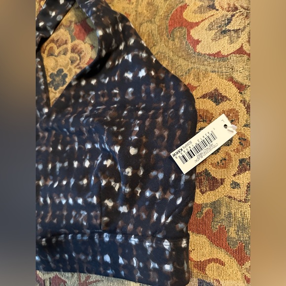 NWT- Core IO size large - Picture 4 of 9